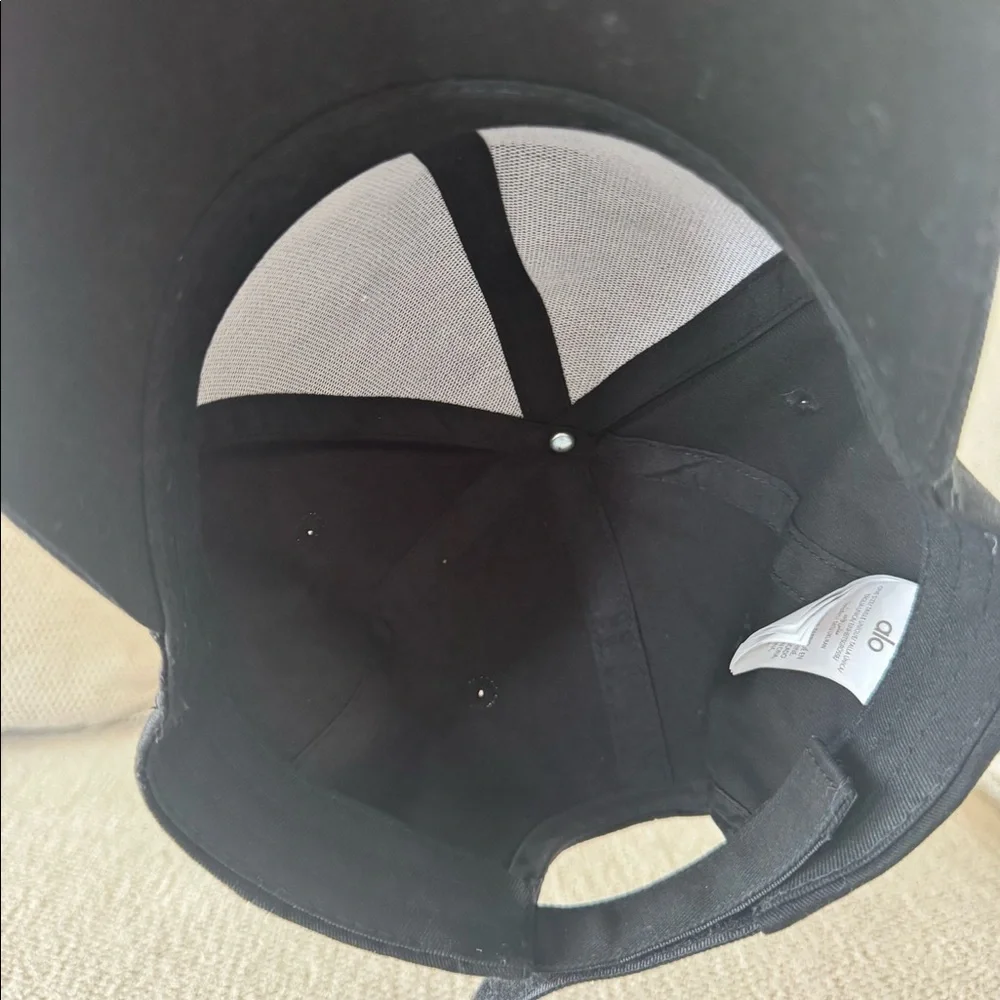 Black Alo Yoga cap